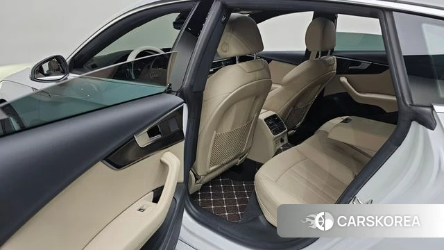 Audi A5 (F5) 2021 Белый из Кореи, фото 2