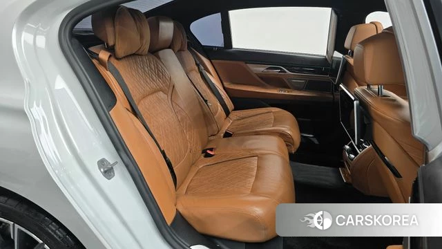 BMW 7 Series (G11) 2020 Белый из Кореи, фото 2