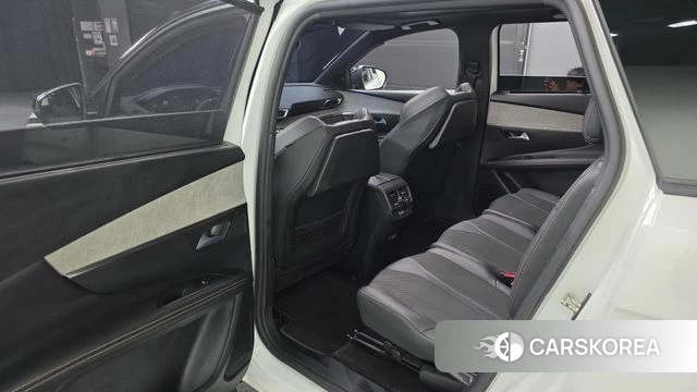 Peugeot 5008 second generation 2022 Белый из Кореи, фото 2