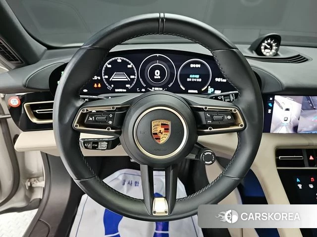 Porsche Taycan 2023 Светло-серебряный цвет из Кореи, фото 2