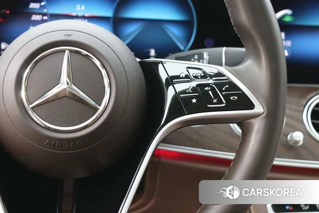 Mercedes-Benz E-Class 2023 Черный из Китая, фото 2