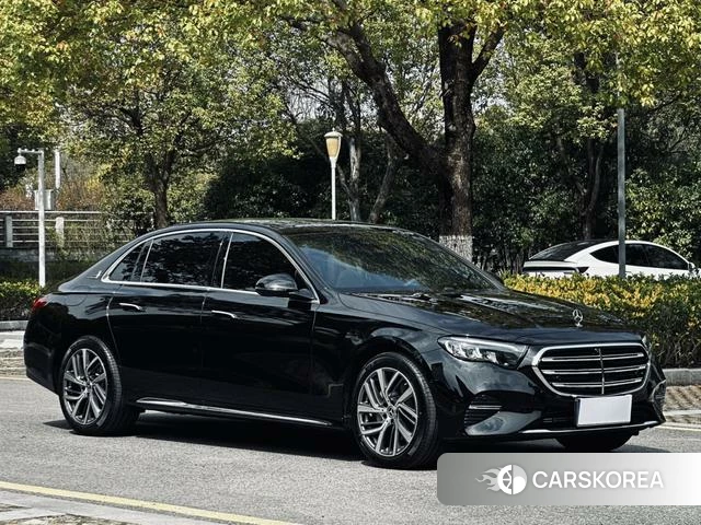 Mercedes-Benz E-Class 2025 Черный из Китая, фото 2