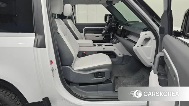 Land Rover Defender (L663) 2025 Белый из Кореи, фото 2