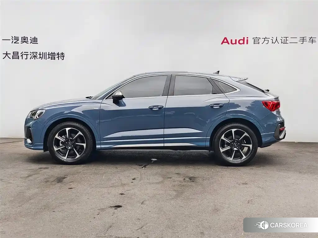 Audi Q3 Sportback 2022 Silver/gray из Китая, фото 2