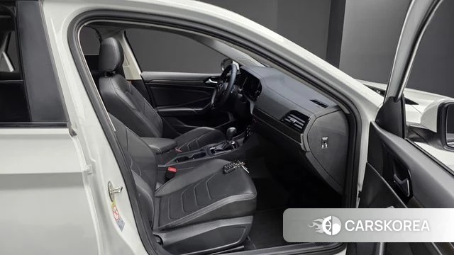 Volkswagen 7th Generation of Jetta 2021 Белый из Кореи, фото 2