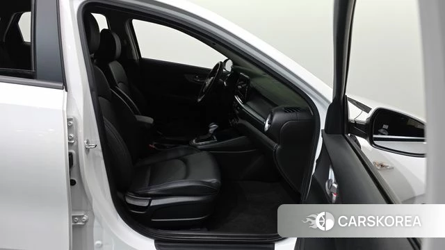 Kia The New K3 2nd generation 2021 Белый из Кореи, фото 2