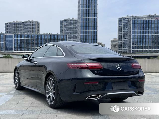 Mercedes-Benz E-Class 2023 Зеленый из Китая, фото 2