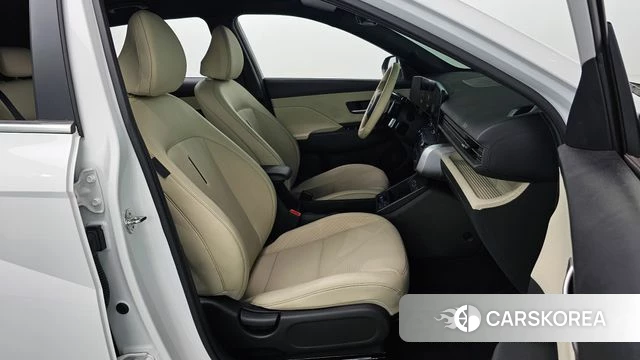 Hyundai Kona (SX2) 2024 Белый из Кореи, фото 2