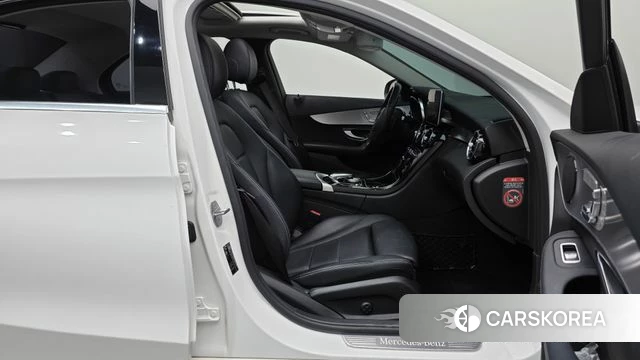 Mercedes-Benz C-Class W205 2018 Белый из Кореи, фото 2