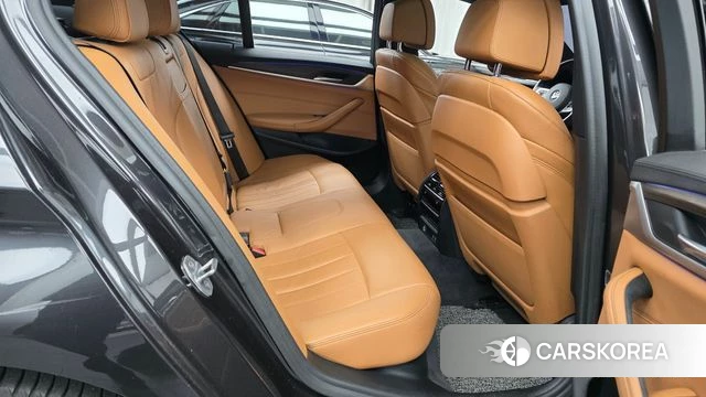 BMW 5 Series (G30) 2020 Серый из Кореи, фото 2
