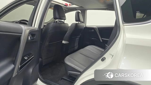 Toyota RAV4 2018 Белый из Кореи, фото 2