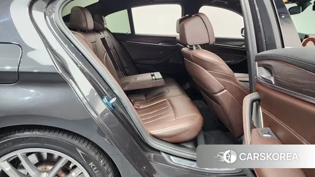 BMW 5 Series (G30) 2020 Серый из Кореи, фото 2