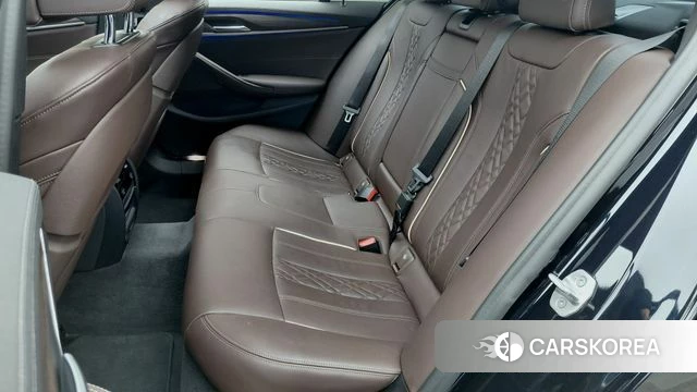 BMW 5 Series (G30) 2021 Черный из Кореи, фото 2