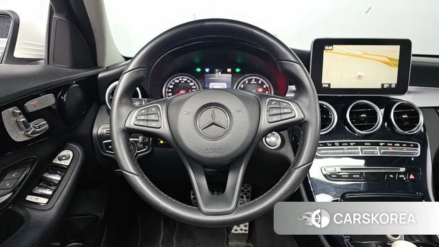 Mercedes-Benz C-Class W205 2018 Белый из Кореи, фото 2