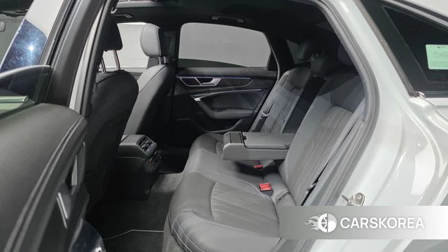 Audi A6 (C8) 2021 Белый из Кореи, фото 2