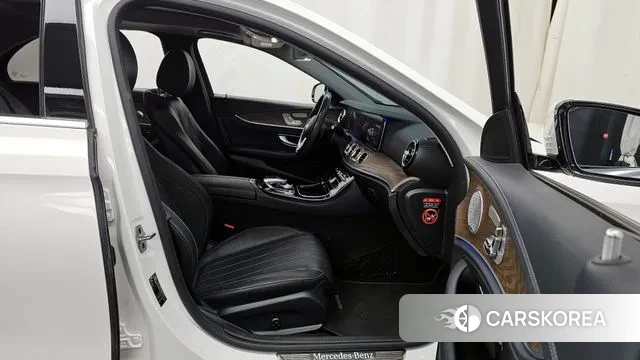 Mercedes-Benz E-Class W213 2019 Белый из Кореи, фото 2