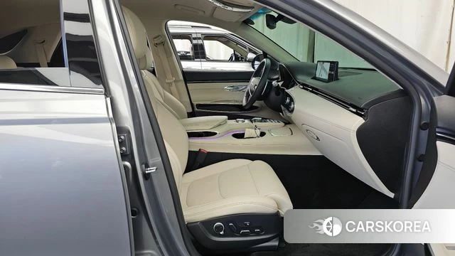 Genesis GV70 2023 Серебристо-серый из Кореи, фото 2