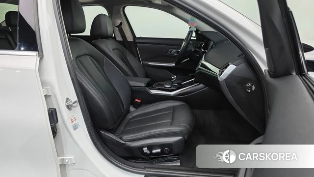 BMW 3 Series (G20) 2019 Белый из Кореи, фото 2