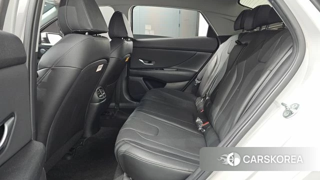 Hyundai Avante (CN7) 2022 Серебристо-серый из Кореи, фото 2