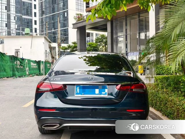 Mercedes-Benz E-Class 2022 Зеленый из Китая, фото 2