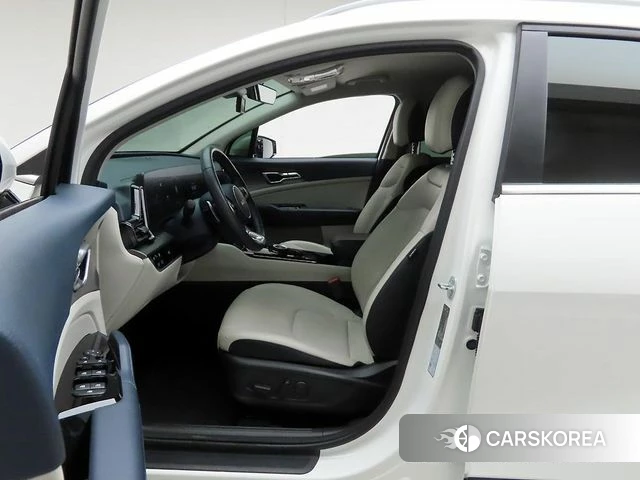Kia Sportage 5th Generation Hybrid 2023 Белый из Кореи, фото 2
