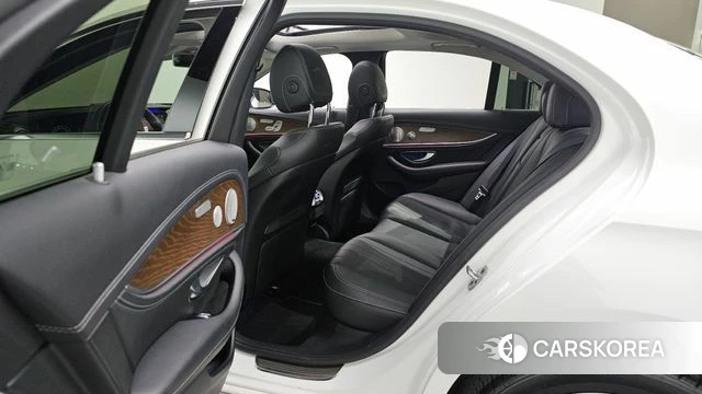 Mercedes-Benz E-Class W213 2019 Белый из Кореи, фото 2