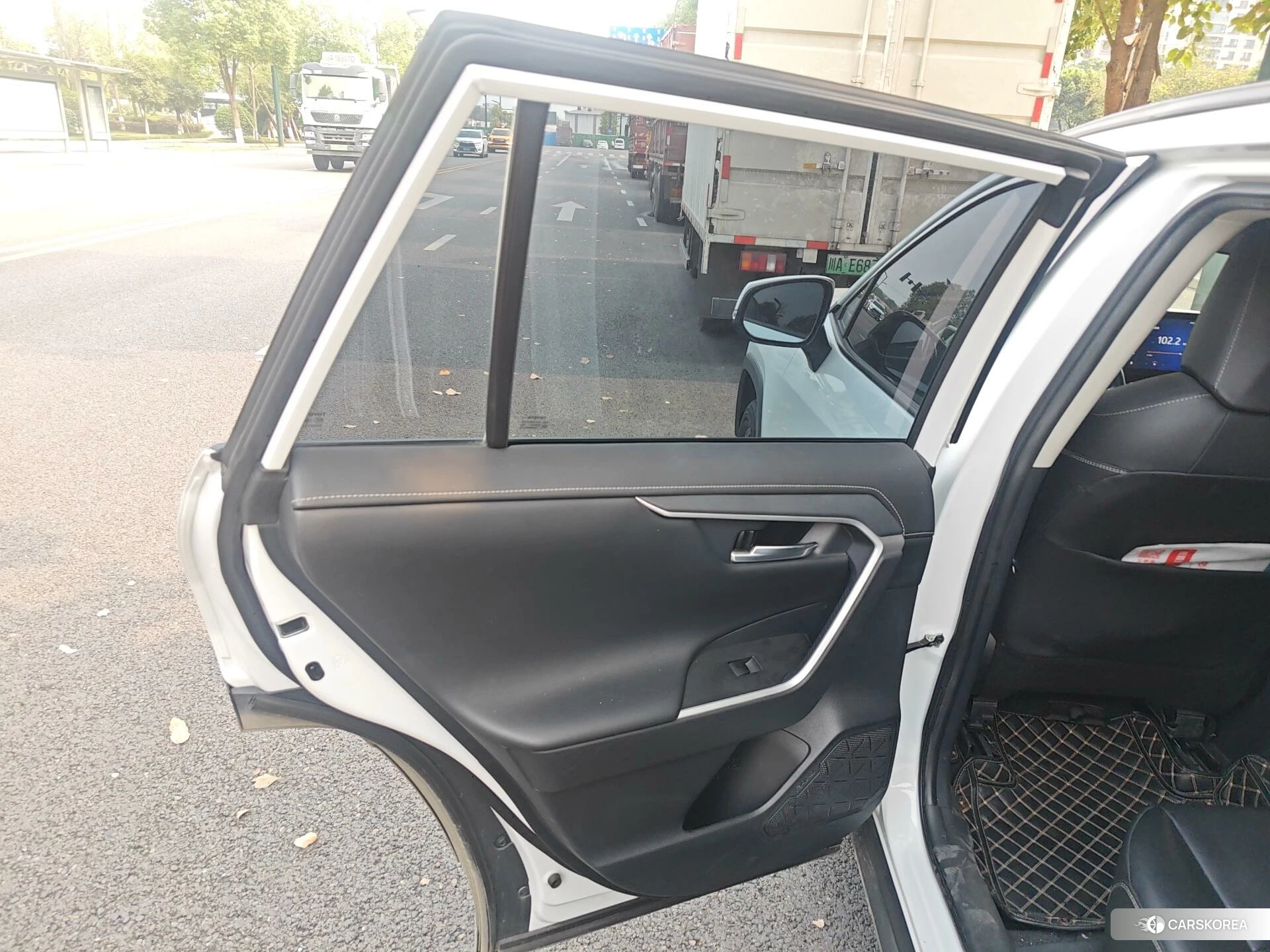 Toyota RAV4 2021 Белый из Китая, фото 2