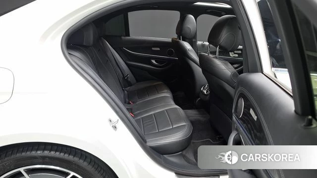 Mercedes-Benz E-Class W213 2021 Белый из Кореи, фото 2