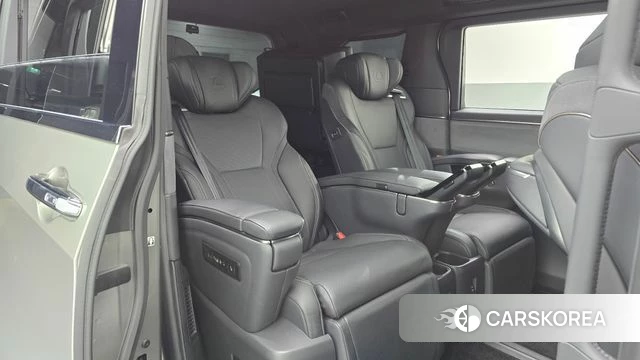 Lexus LM Second Generation 2025 Серебристо-серый из Кореи, фото 2