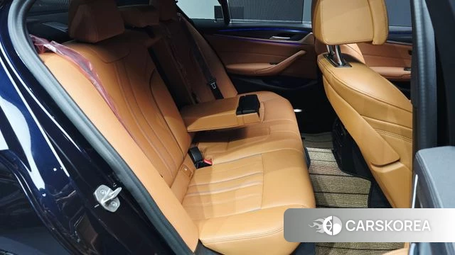BMW 5 Series (G30) 2022 Черный из Кореи, фото 2