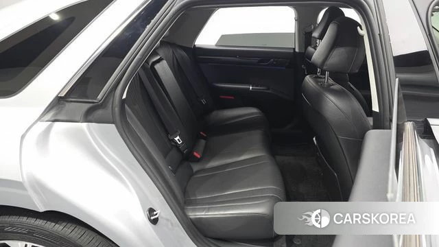 Hyundai Grandeur (GN7) 2022 Серебристо-серый из Кореи, фото 2