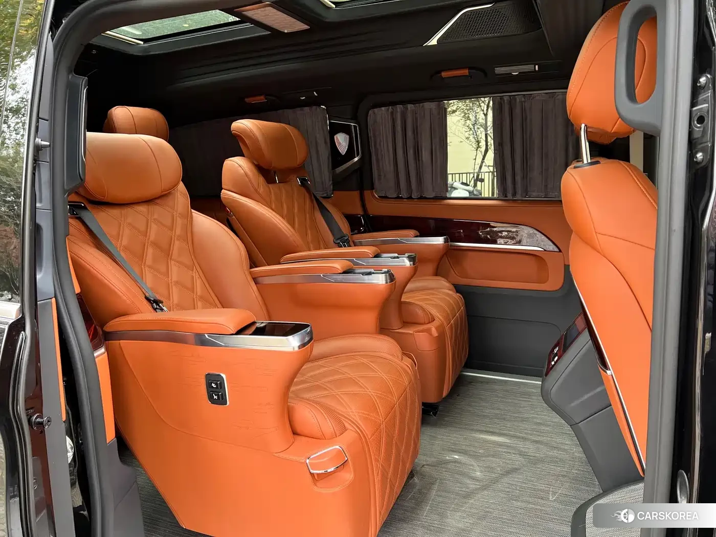 Mercedes-Benz V-Class 2024 Черный из Китая, фото 2
