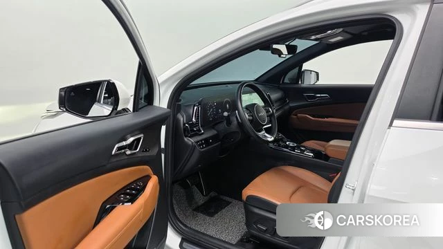 Kia Sportage 5th Generation Hybrid 2024 Белый из Кореи, фото 2