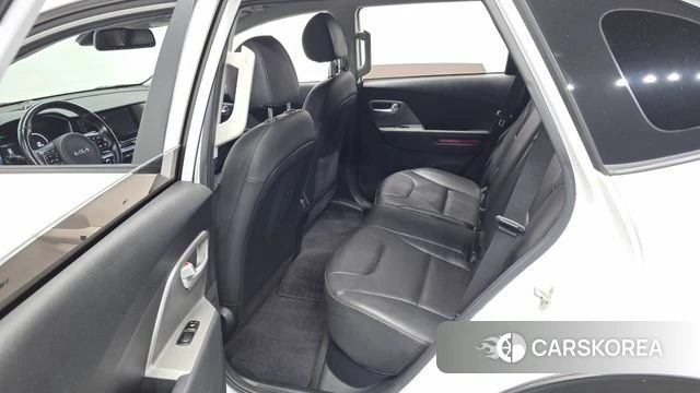 Kia Niro Plus 2022 Белый из Кореи, фото 2