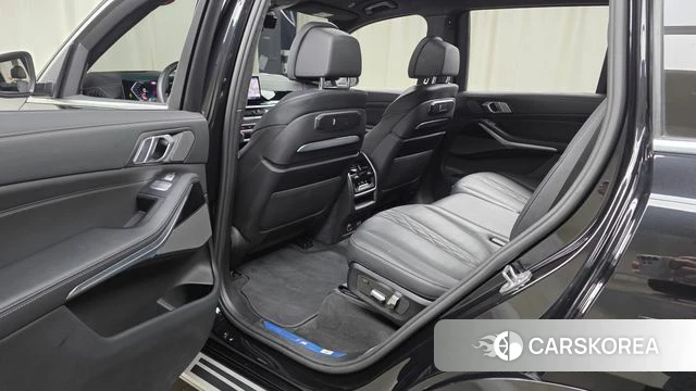 BMW X7 (G07) 2024 Черный из Кореи, фото 3