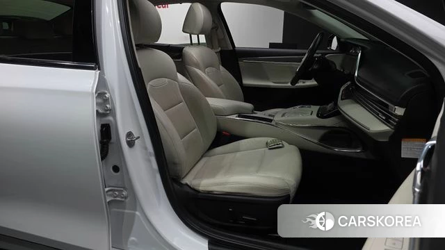 Hyundai The New Grandeur IG Hybrid 2022 Белый из Кореи, фото 2