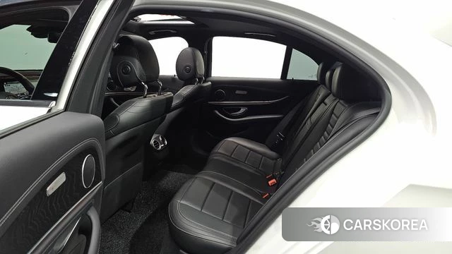 Mercedes-Benz E-Class W213 2020 Белый из Кореи, фото 2