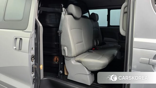 Hyundai The New Grand Starex 2018 Серебристо-серый из Кореи, фото 2
