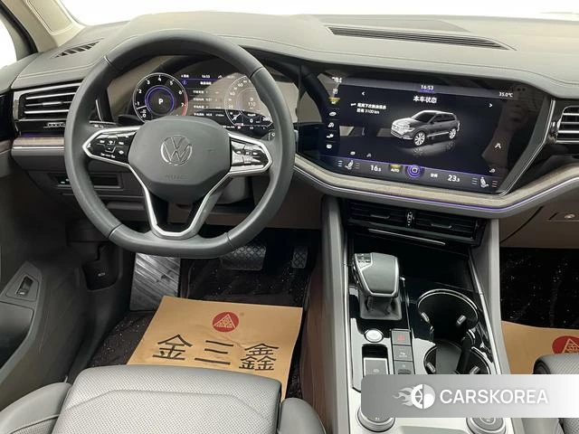 Volkswagen Touareg 2024 Черный из Китая, фото 2