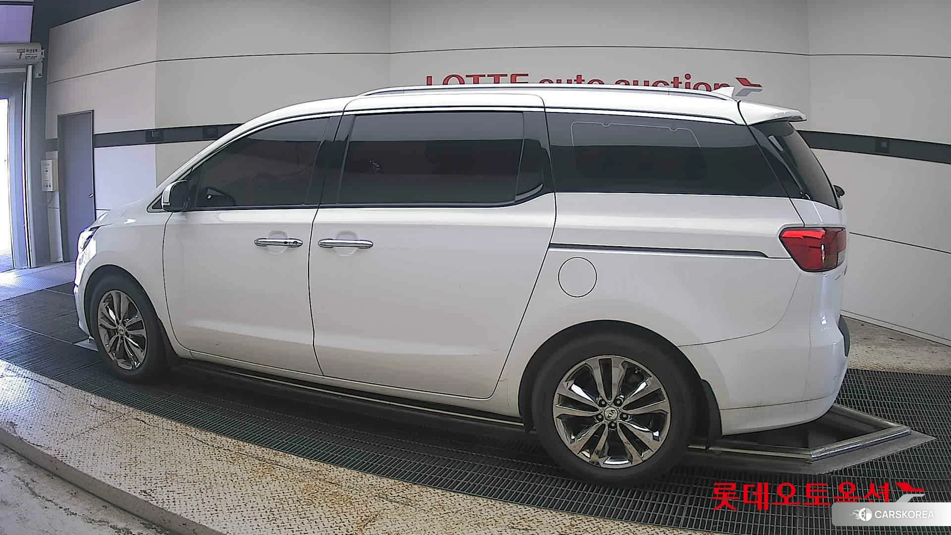 Kia Carnival id 4989989 из Кореи 2
