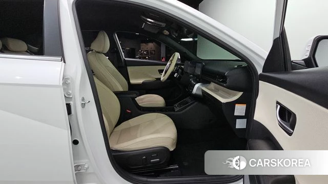 Hyundai Kona Hybrid (SX2) 2023 Белый из Кореи, фото 2