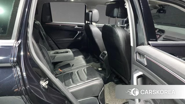 Volkswagen Tiguan second Generation 2021 Черный из Кореи, фото 2