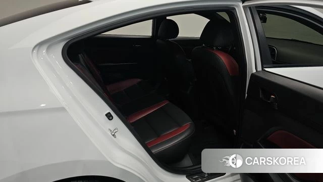 Hyundai Avante AD 2018 Белый из Кореи, фото 2
