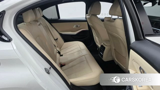 BMW 3 Series (G20) 2022 Белый из Кореи, фото 2