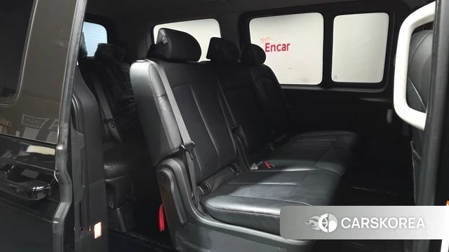 Hyundai Staria 2023 Черный из Кореи, фото 2