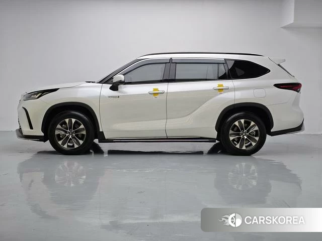 Toyota Crown 2024 Белый из Китая, фото 2