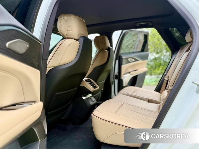 Cadillac Lyric 2024 Белый из Кореи, фото 2