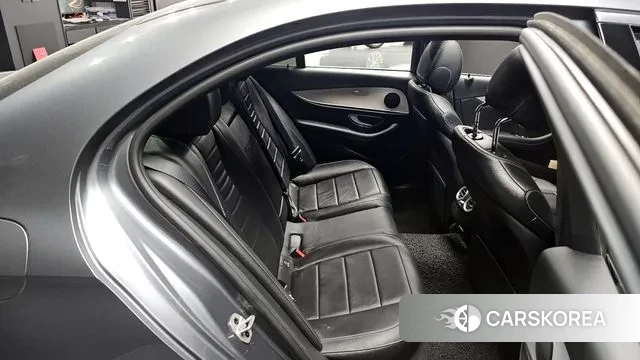 Mercedes-Benz E-Class W213 2020 Серебристо-серый из Кореи, фото 2