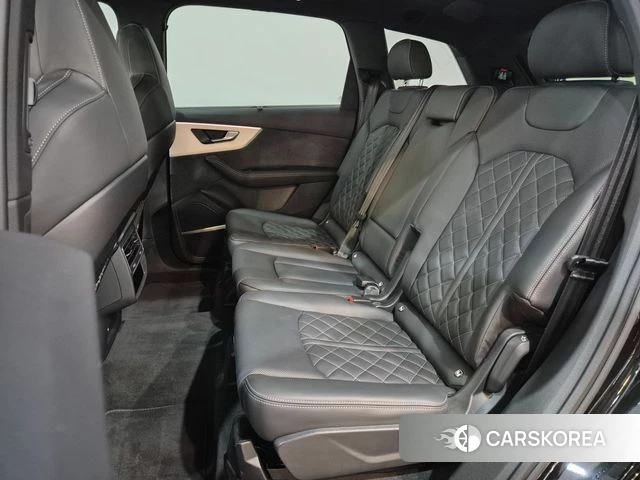 Audi Q7 (4M) 2025 Черный из Кореи, фото 2