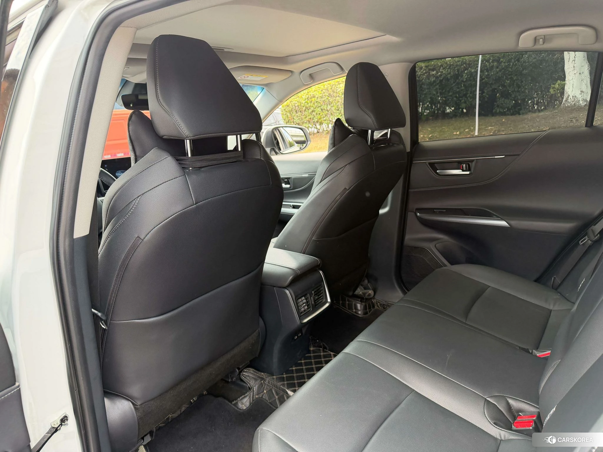 Toyota Venza 2023 Белый из Китая, фото 2